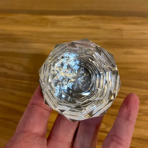 Beautiful-Stand Out Knob-Drawer-cabinet - Picture 6 of 13